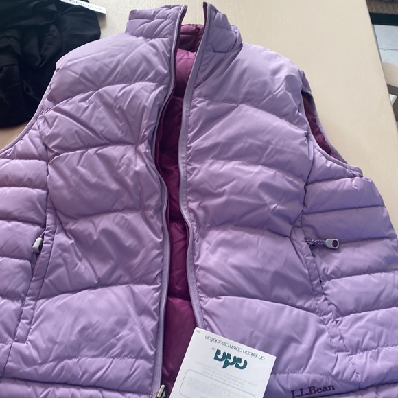 LL bean womens reversible down vest with zippered pockets - Picture 3 of 4